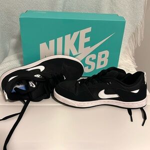 Nike SB sneakers